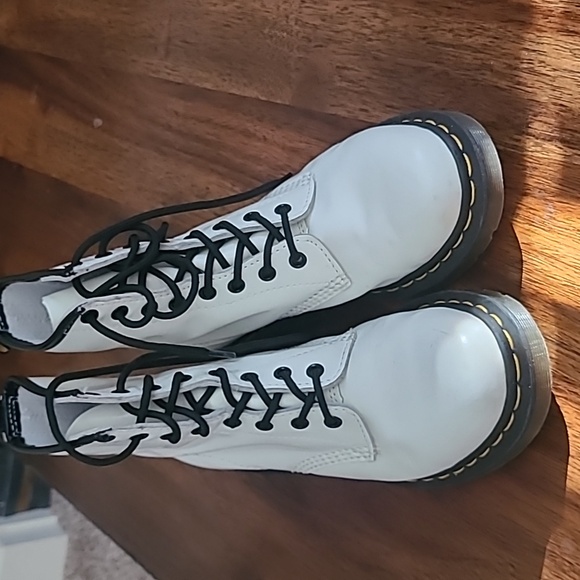 Dr. Martens Shoes - Dr. Martens White Smooth Leather Lace Up Womens Size 7 38 Ankle Boots
